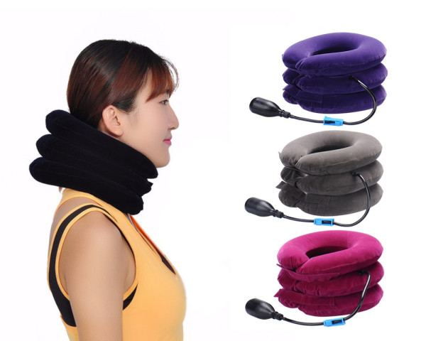 Inflatable neck traction braces supports