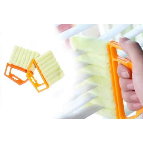 Blinds cleaning brush