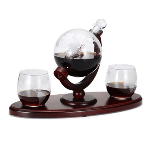 Elegant whiskeykaraffel globe med to glas